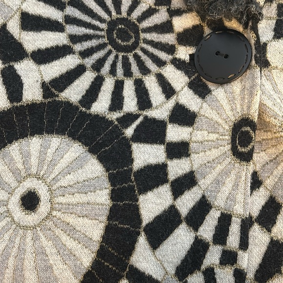 EUC Angel of the North Sweater Jacket - Picture 10 of 10